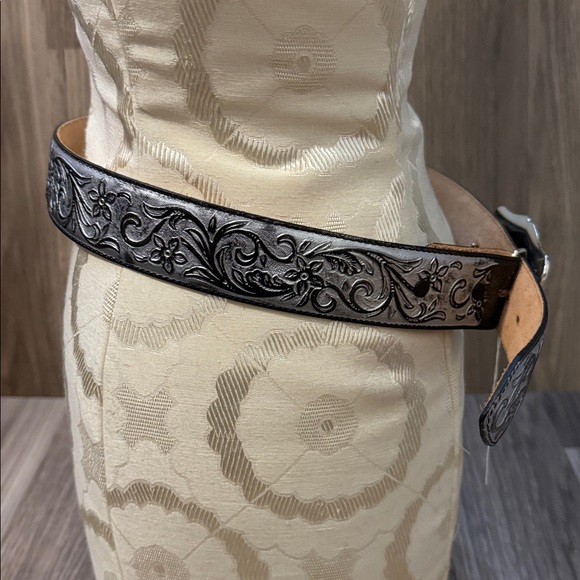 Justin Leather Belt Swarovski Crystals Silver Tooled Removable Buckle 34 NWT main image 10